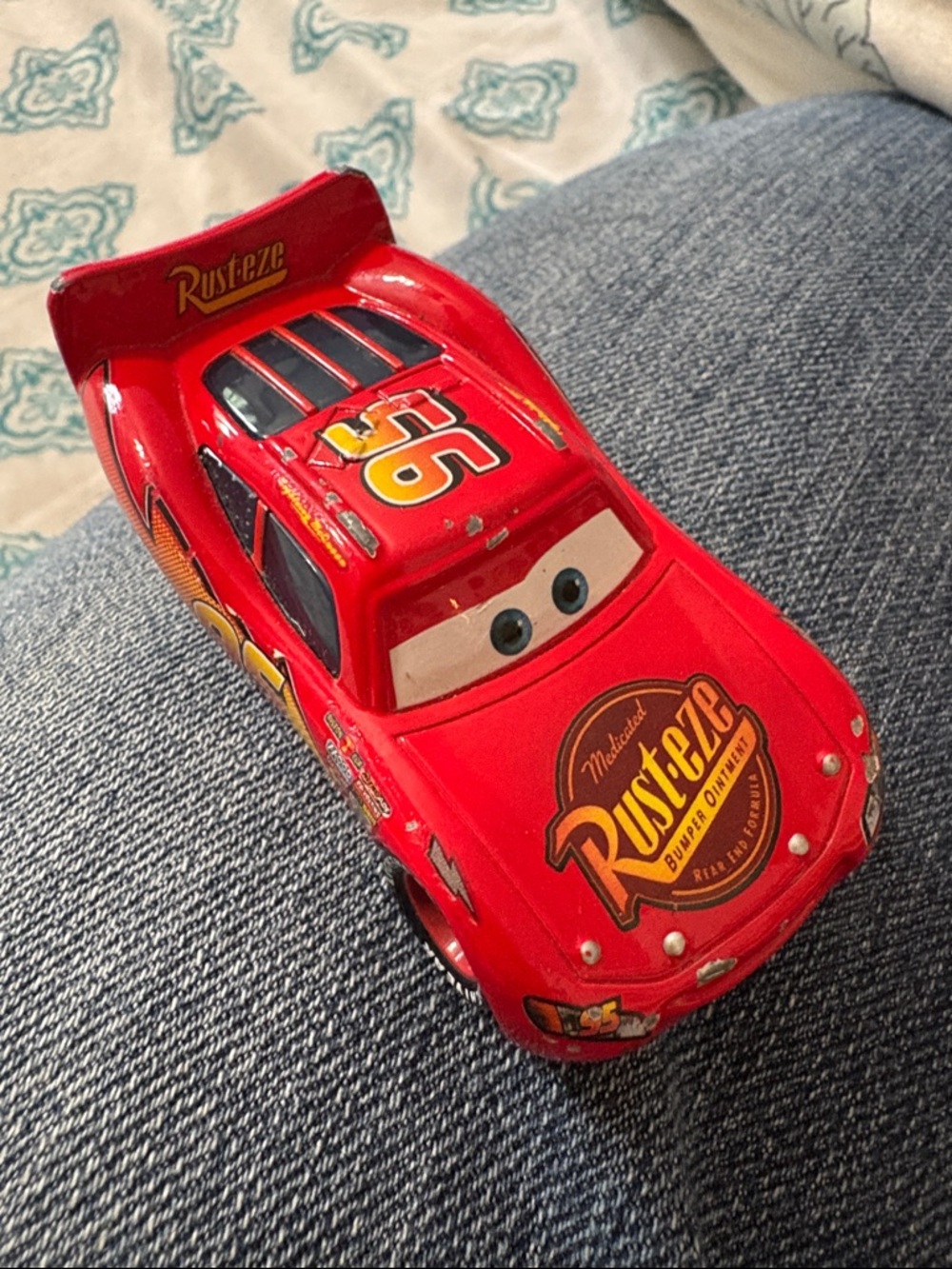 DISNEY PIXAR Cars Diecast Red #95 Lightning McQueen Rust-Eze Mattel Toy Car 1/55